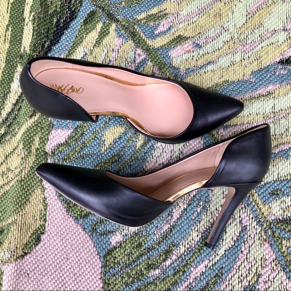 Mossimo • Black Heels with Side Cut - Picture 2 of 12